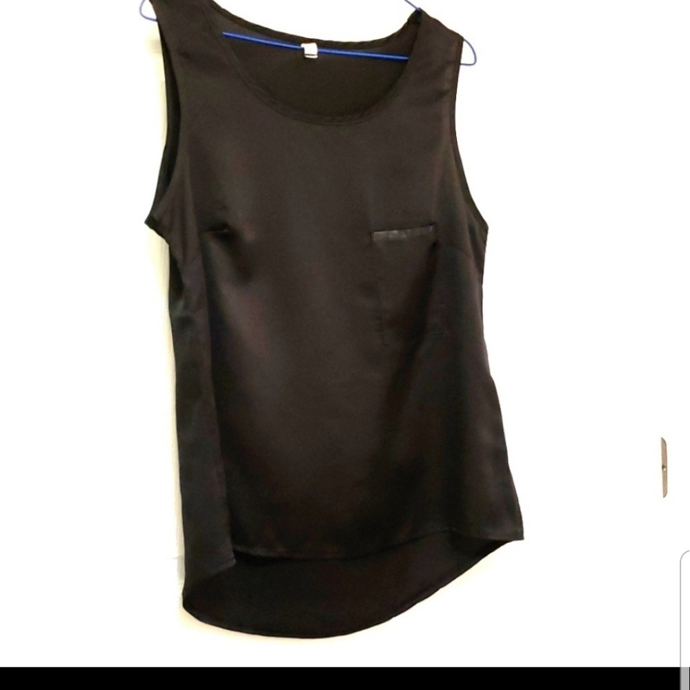 Ladies top size medium
